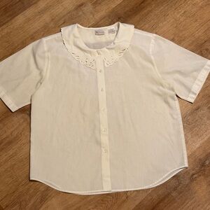 Vtg Hastings & Smith White Scalloped Peter Pan Collar Blouse Eyelet Embroidered